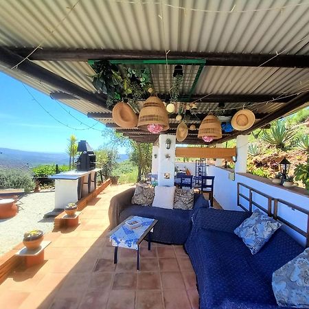 Vine Ridge Studio And Apartment Comares Extérieur photo