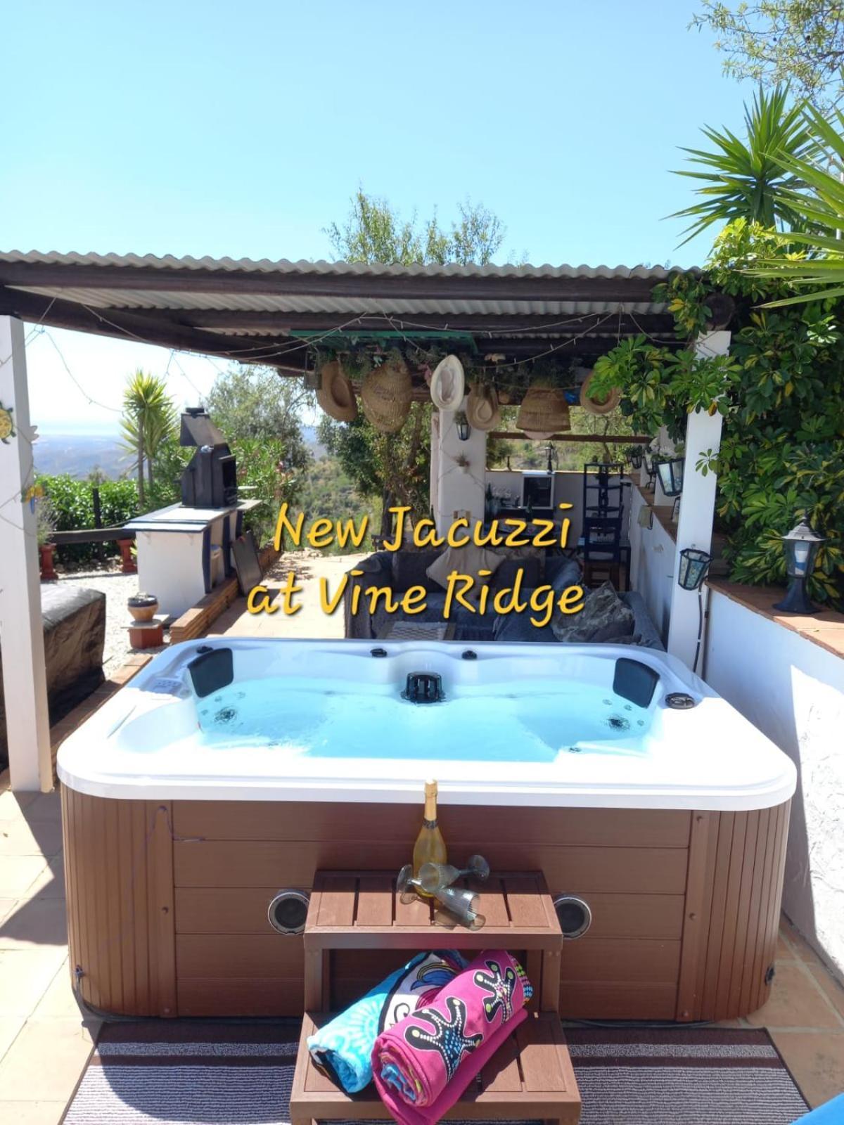 Vine Ridge Studio And Apartment Comares Extérieur photo